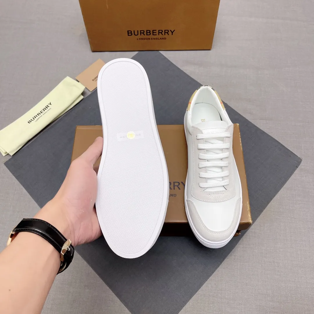 p380 【Burberry】Burberry’s new men’s casual shoes! Classic striped cloth paired with imported first-layer silk calfskin and high-mercerized nubuck leather. Real sheepskin lining is very comfortable. Original outsole. Two-color selection, details determine quality. Welcome to compare. Size: 38-44 No. 019